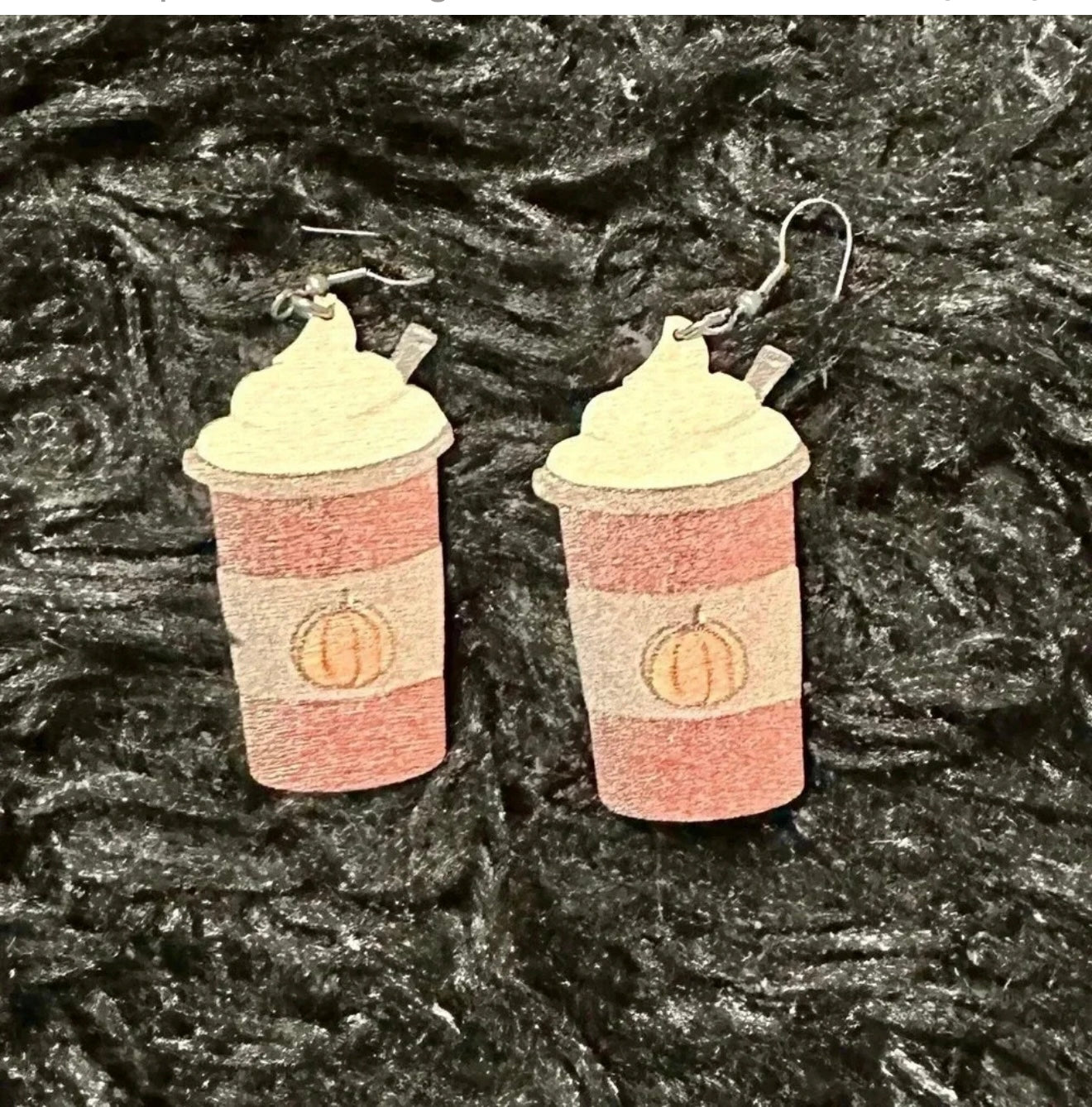 ☕ PUMPKIN SPICE LATTE WOODEN EARRINGS
Fall Coffee Vibes | Cozy Season Style