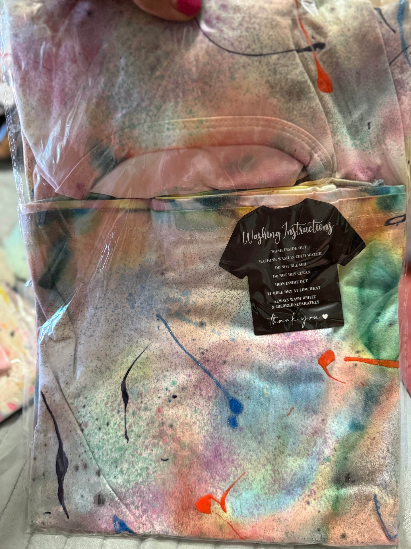 šµ Retro MTV Tie-Dye T-Shirt - PuzzlePieces2326