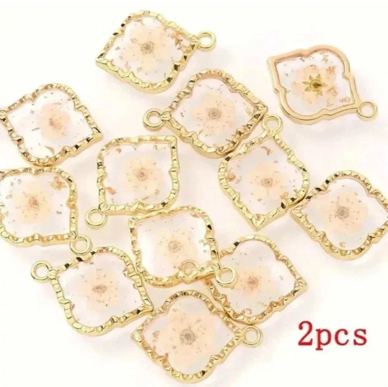 š MOROCCAN CRYSTAL LANTERN EARRINGS
Delicate Elegance | Bohemian Luxury