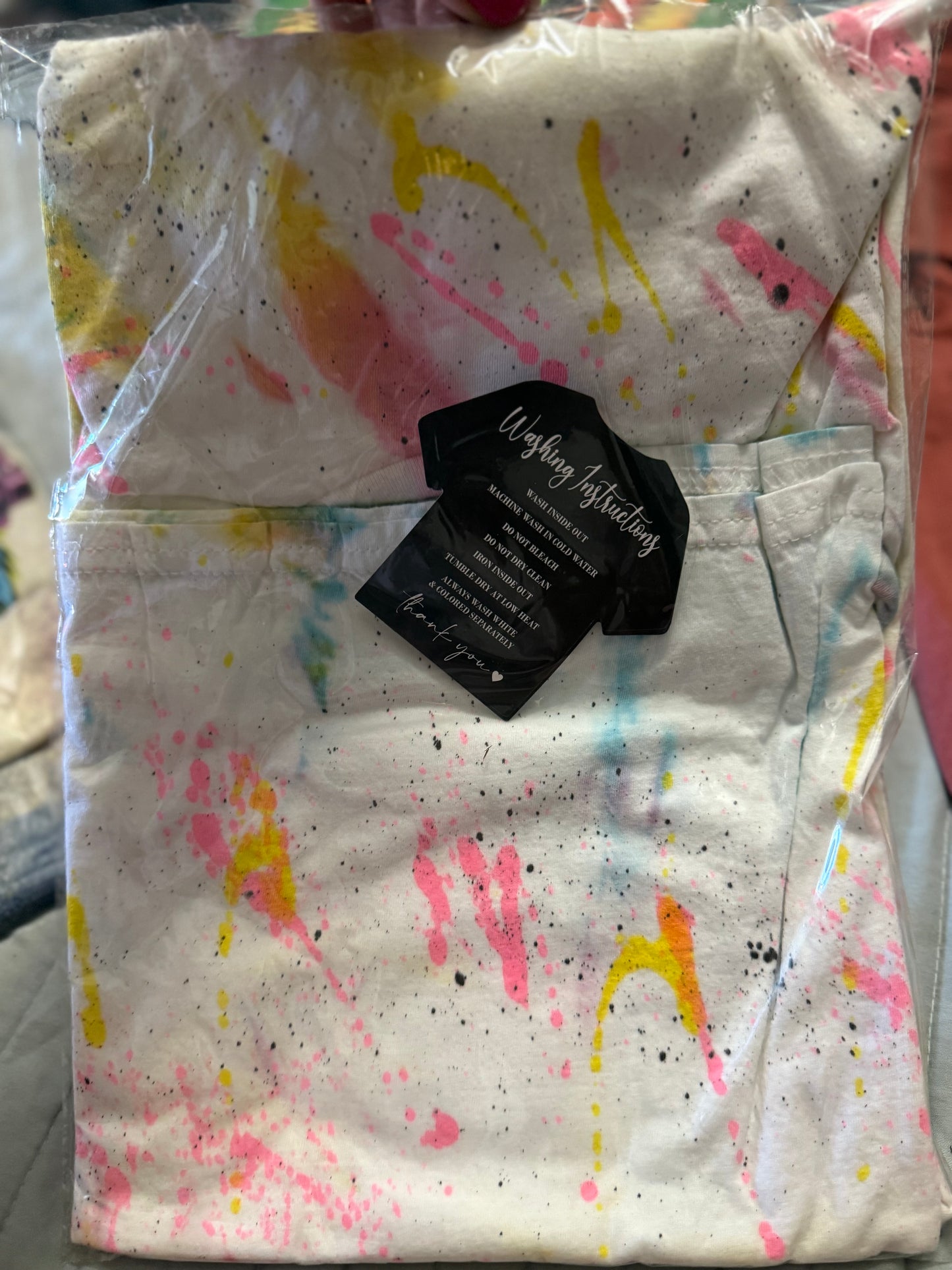 š RAINBOW LEOPARD MESSY BUN MOM LIFE T-SHIRT
Rock That Mom Bun in Style! | Austin Mom Essential