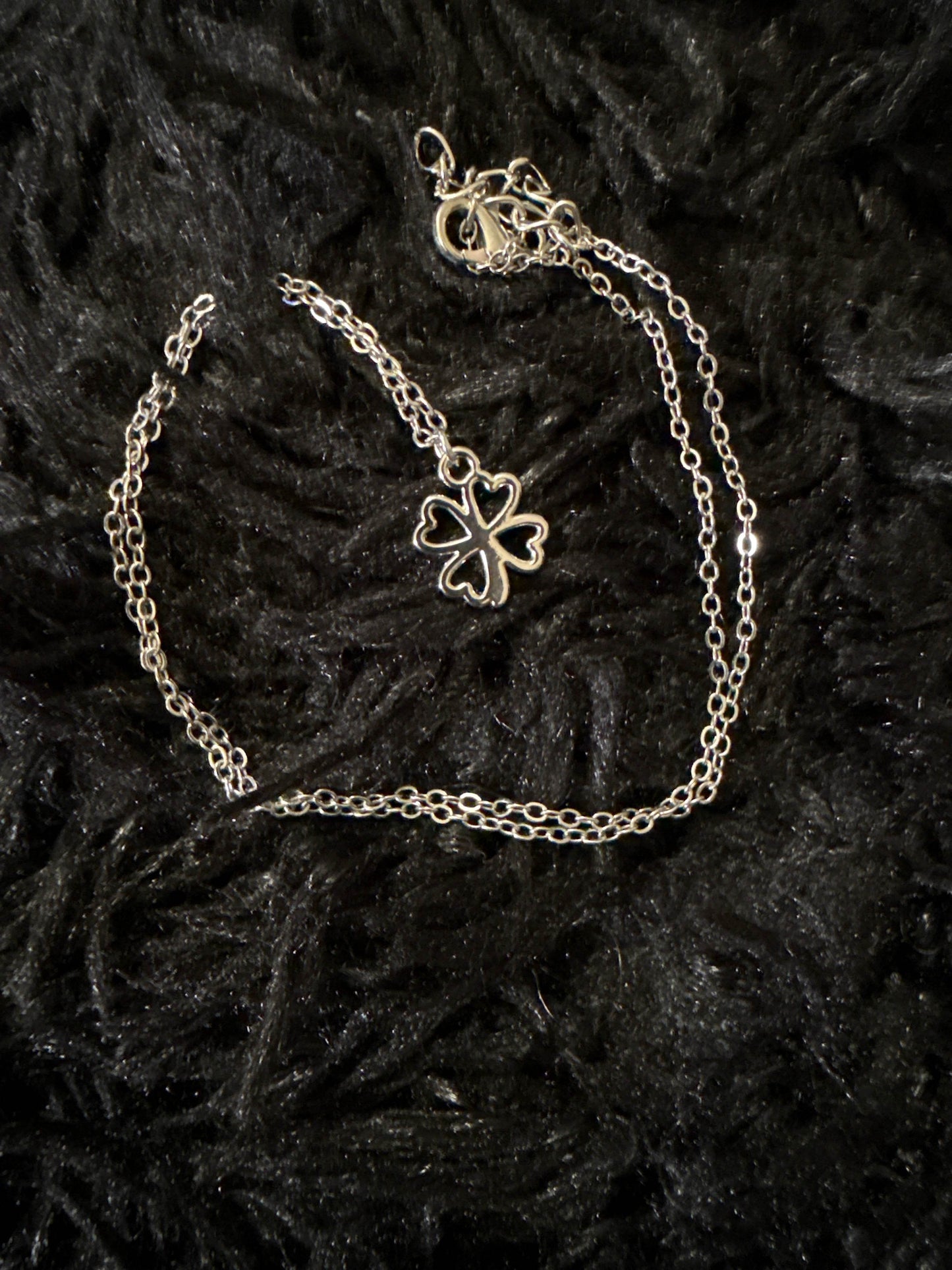 🍀 Silver Hearts Lucky Clover Necklace 💫 - PuzzlePieces2326