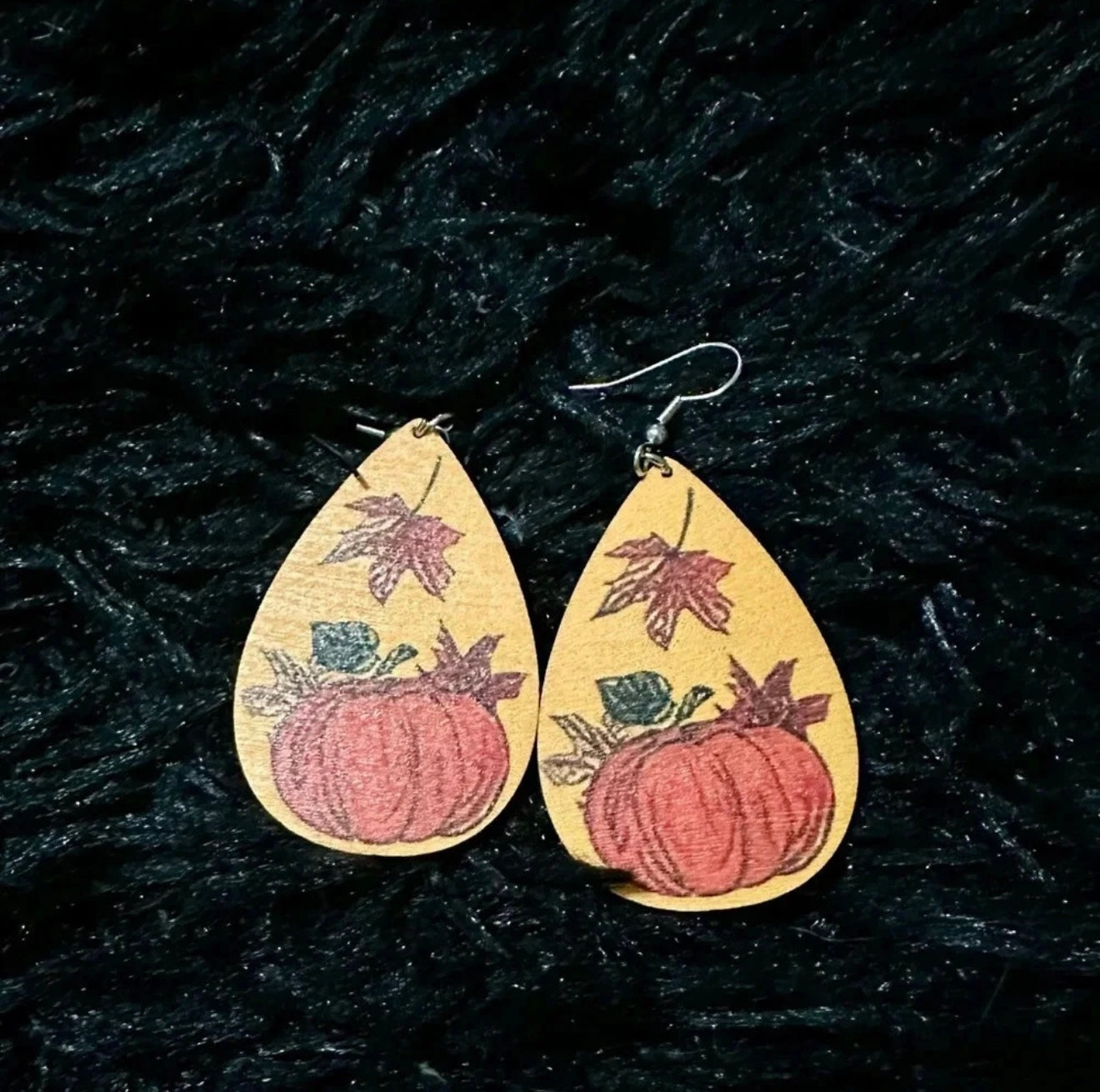 🎃 AUTUMN HARVEST WOODEN EARRINGS
Handcrafted Fall Fashion