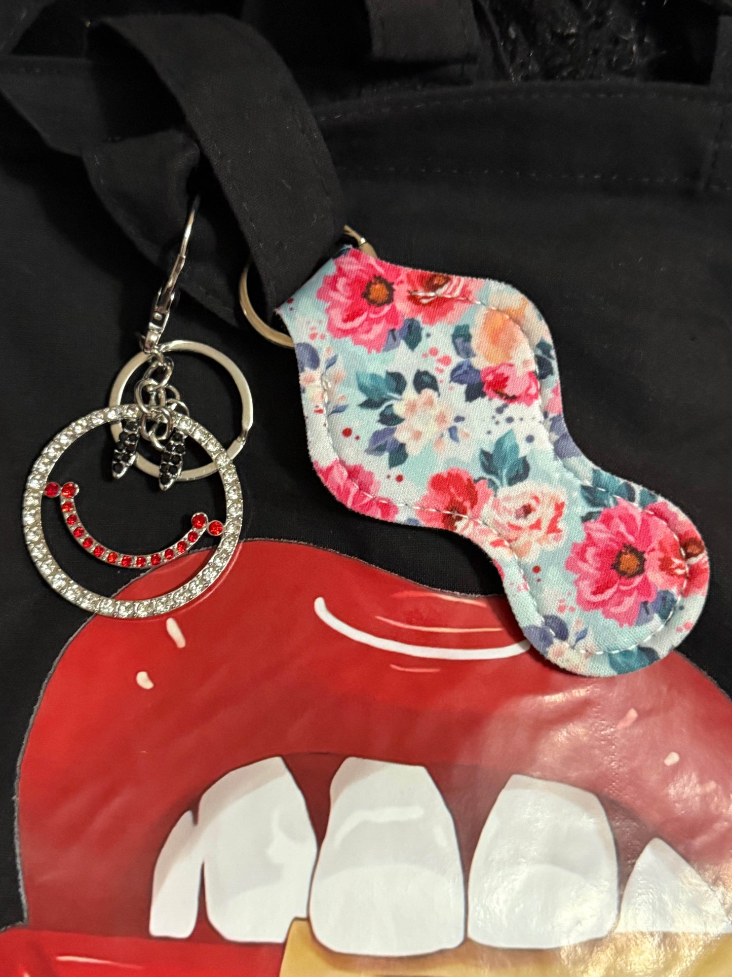 Red Love Lips Tote Bag - PuzzlePieces2326