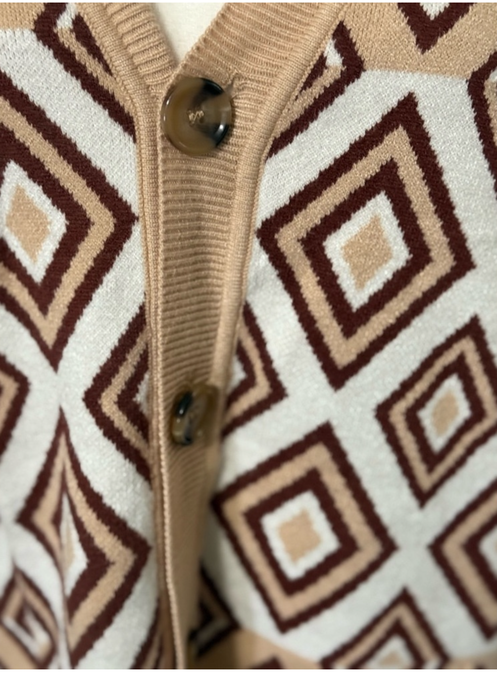 🍂 Abbott Elementary Retro Diamond Pattern Cardigan - Cozy Autumn Elegance