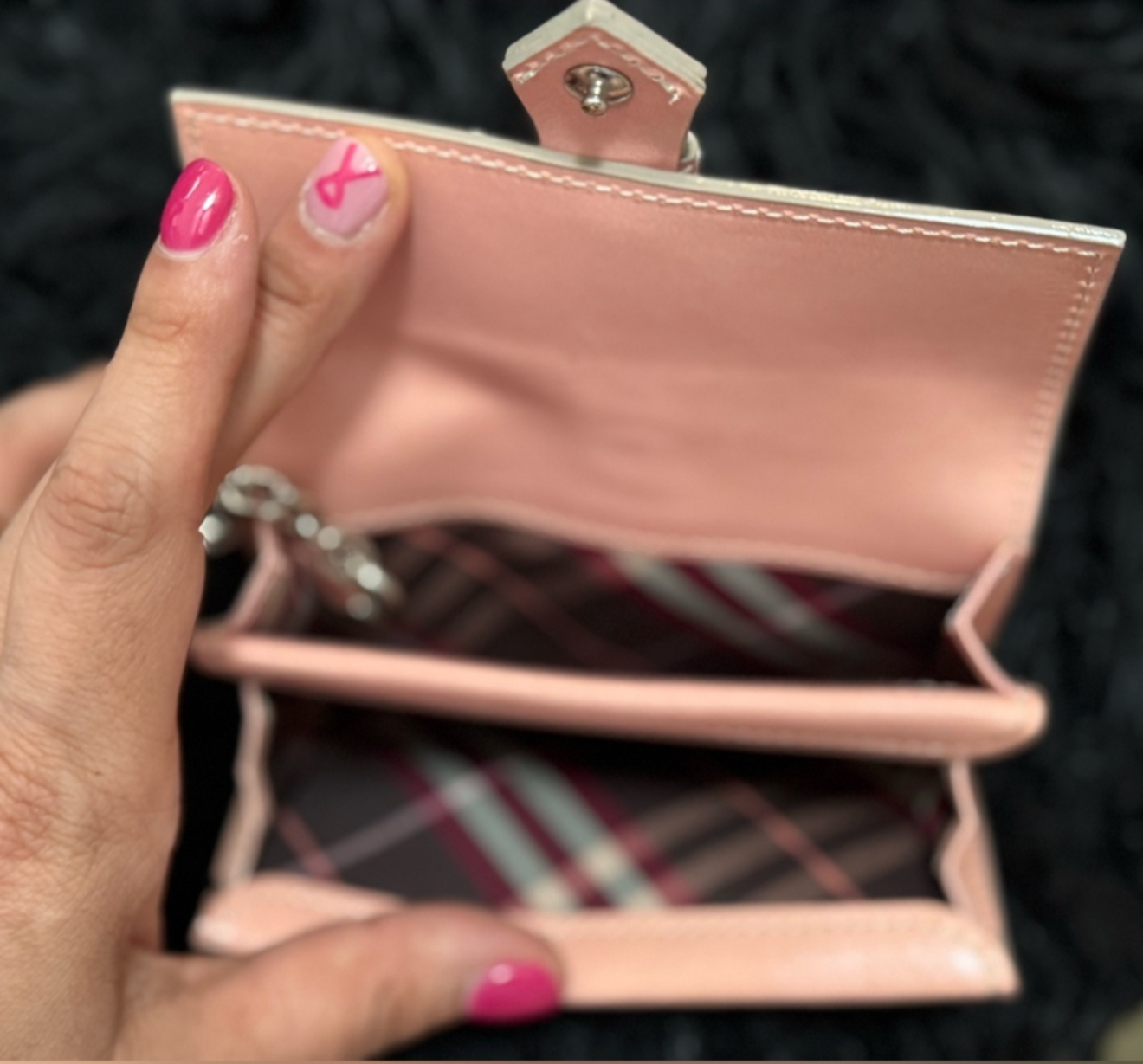 Burberry Vintage-Inspired Leather Wallet in Blush