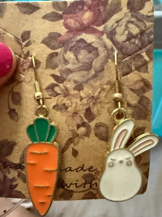 🥕 Bunny & Carrot Mismatched Earrings 🐰 - PuzzlePieces2326