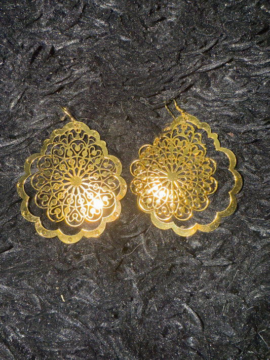 Elegant Filigree Earrings - PuzzlePieces2326