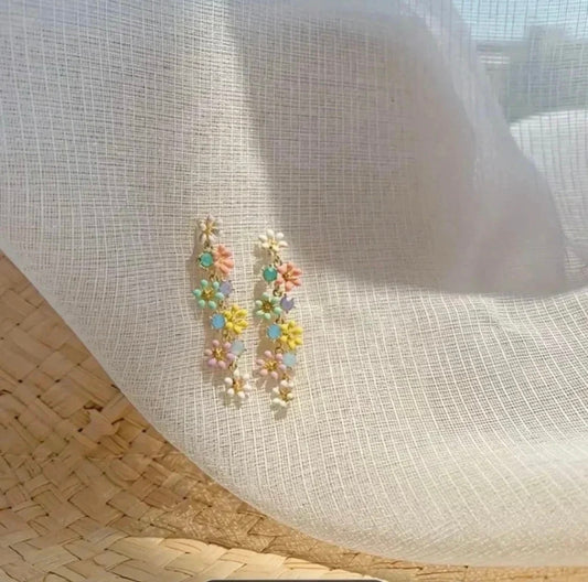 🌸 SPRING GARDEN CASCADE EARRINGS
Dainty Floral Fantasy