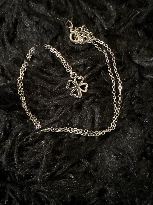 🍀 Silver Hearts Lucky Clover Necklace 💫 - PuzzlePieces2326