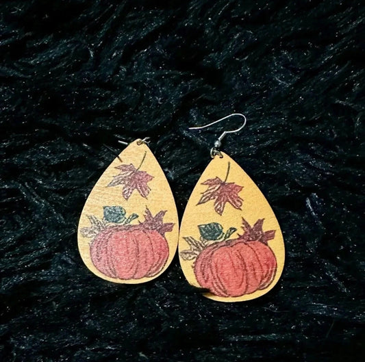 🎃 AUTUMN HARVEST WOODEN EARRINGS
Handcrafted Fall Fashion
