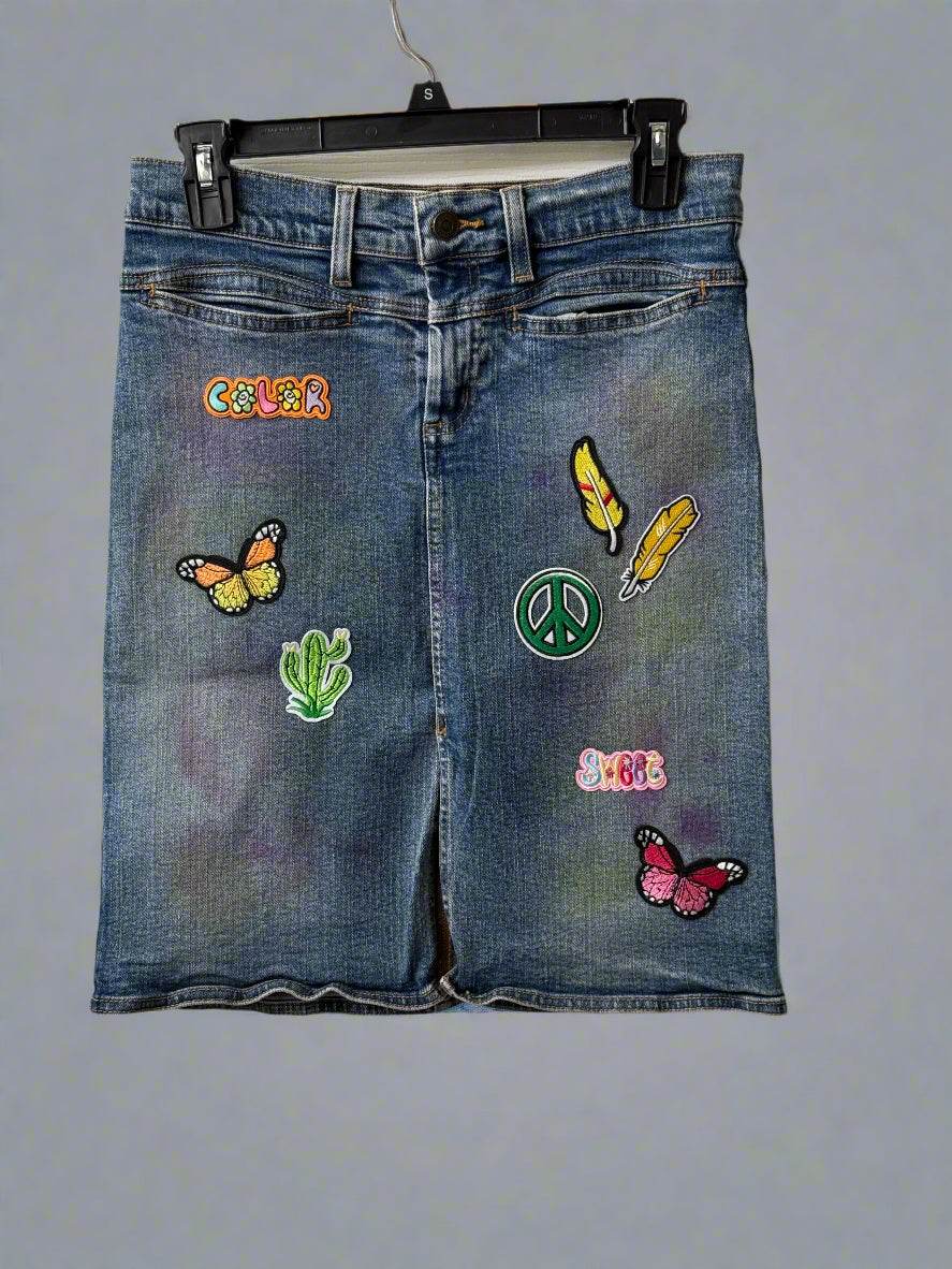 🦋 American Eagle Peace & Color Patch Denim Skirt - PuzzlePieces2326