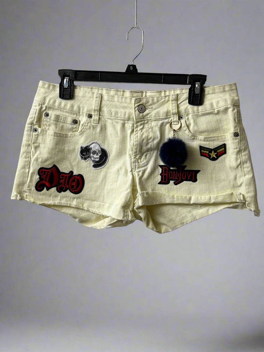 American Eagle light yellow shorts - PuzzlePieces2326