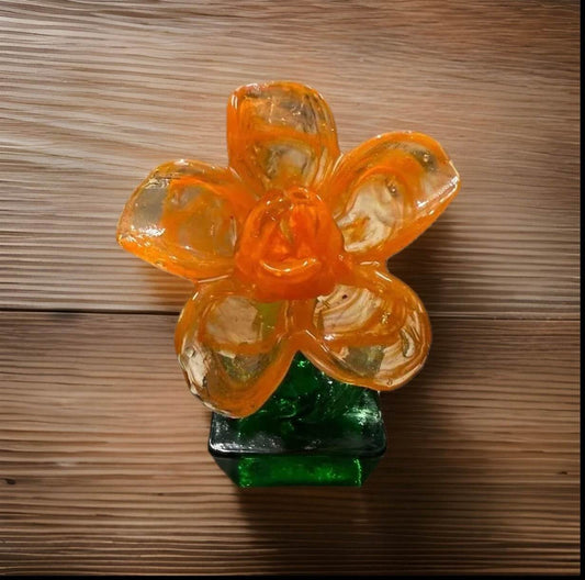 🌺 Spring Bloom Resin Daffodil - PuzzlePieces2326