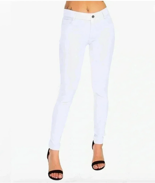 🌟 Classic White Skinny Jeans | Essential Mom Wardrobe Staple