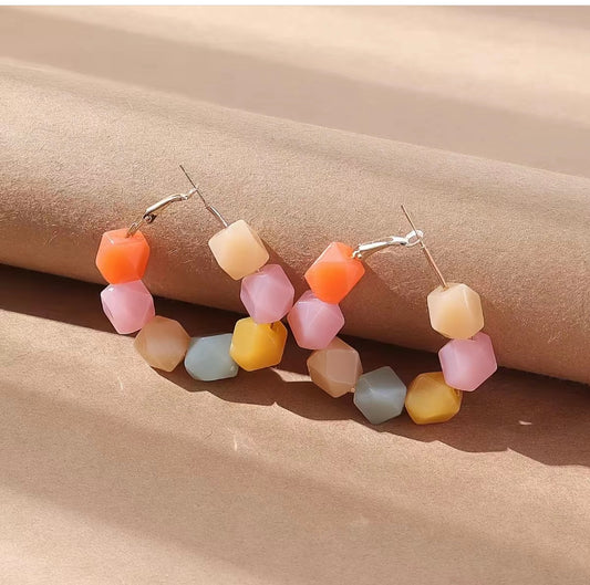 🌸 SUNSET BREEZE GEOMETRIC RESIN HOOPS
Handcrafted with Love | Modern Boho Chic